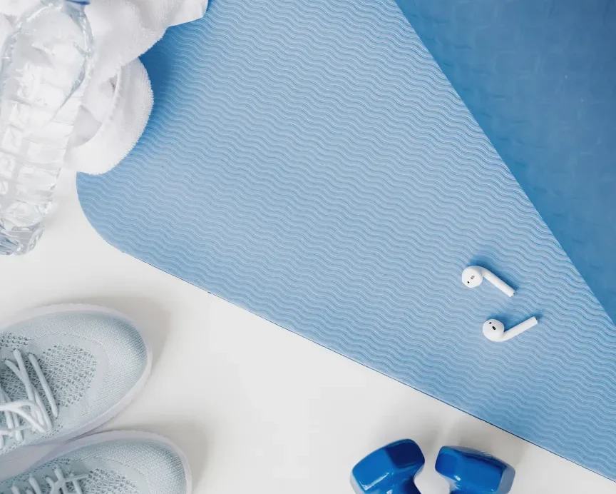 9 Gym Bag Workout Essentials You Need