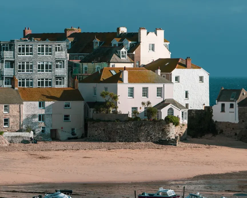 8 UK Destinations To Travel To By Coach