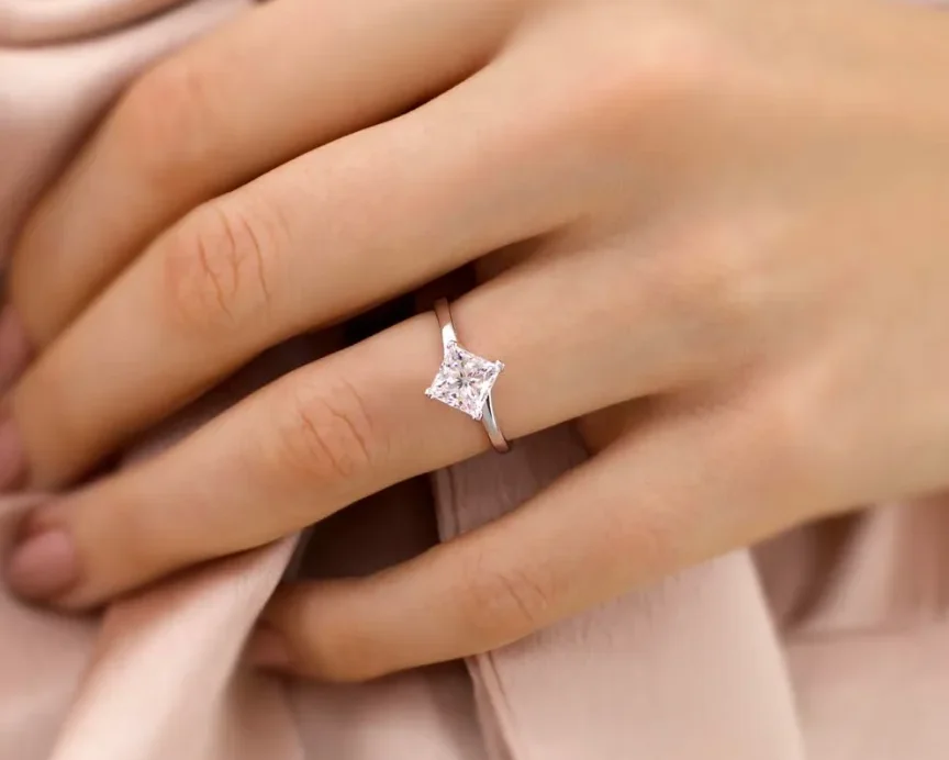 Why You Should Be Considering a Lab Diamond Engagement Ring