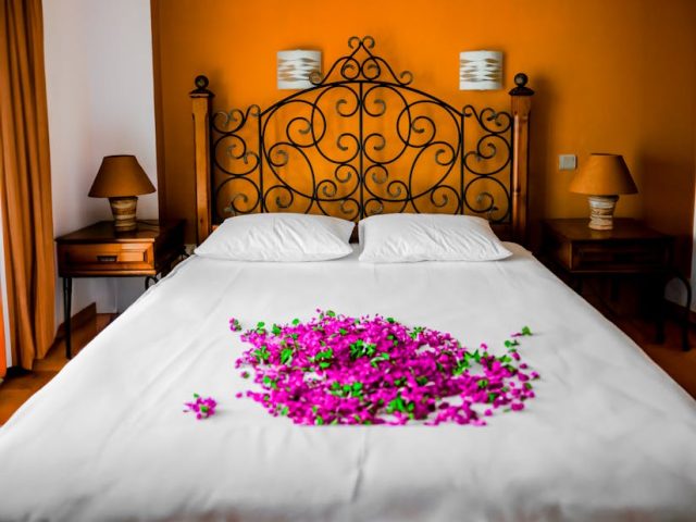 Why Valentine’s Day hotel deals are mostly a scam (and how I actually find them)